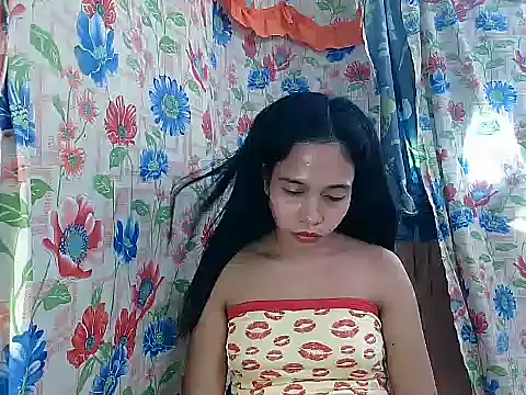 PinaySkinnyGirl webcam