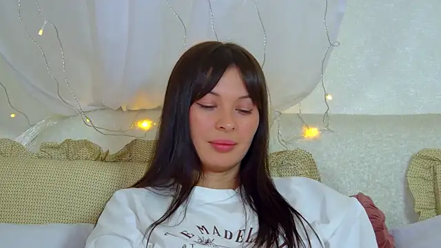 AlexandraBloom webcam