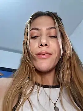 Elianasuarezz webcam