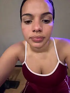 Webcam Model (Anavalle)  is live.Free join now!