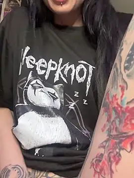 MissMidnightUK webcam