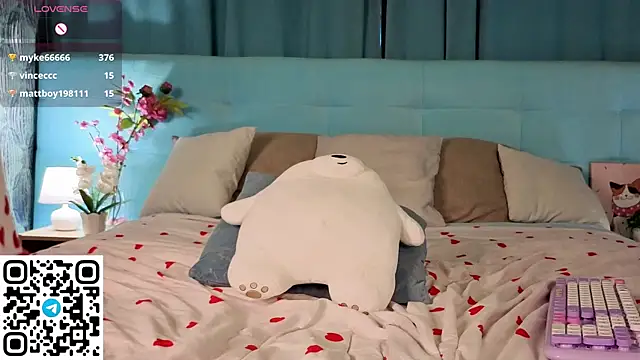 Aurora_Bennet webcam