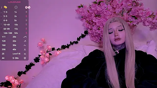 lein_bone (F teen) - take off panties