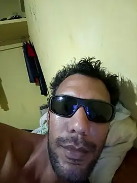 unreadychutzpa - UnreadyChutzpa's free webcam - UK Sex Cams