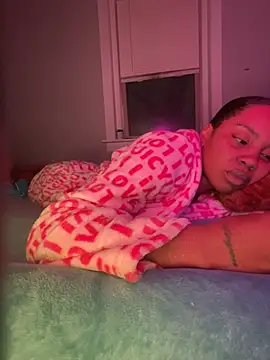 TheRealOshunQueen webcam