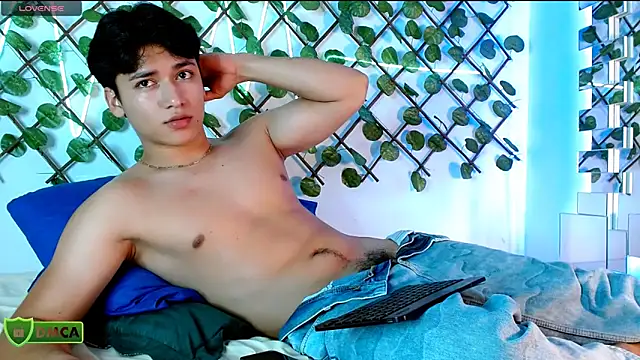 Liam_Chameliam webcam