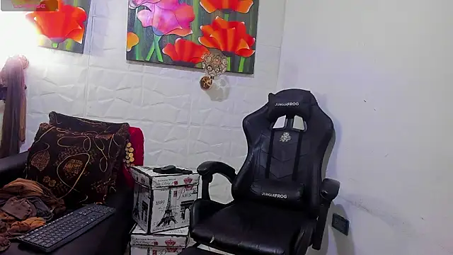 Miss_clarepocahose webcam