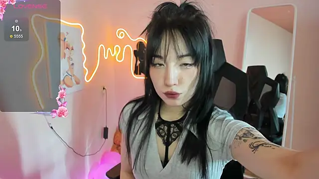 AliceeinWonderlanddd webcam