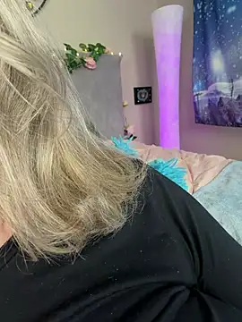 Kaitlyn_Winters webcam