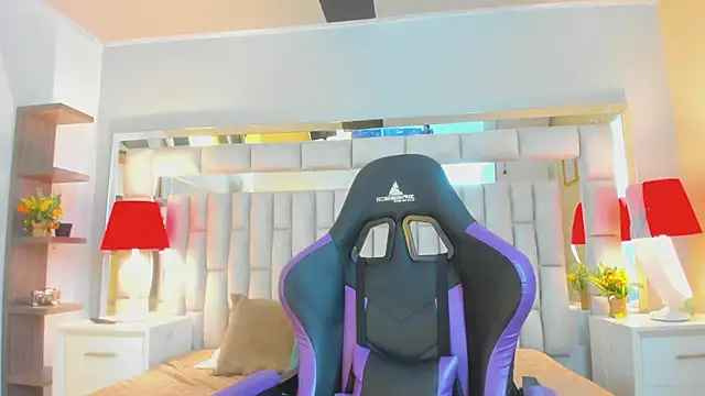 mariiahneedles webcam