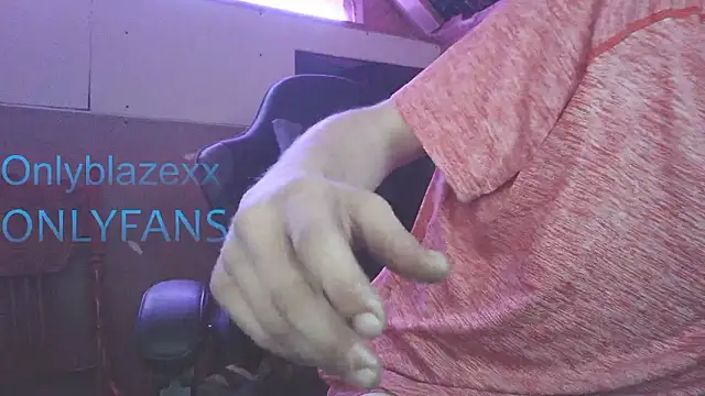 OnlyBlazexx webcam
