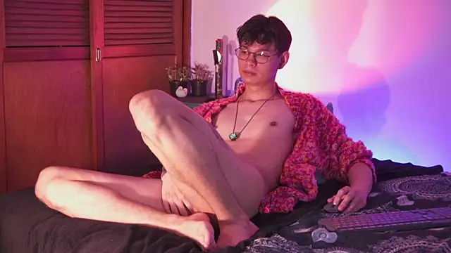 heliero - Heliero's free webcam - UK Sex Cams