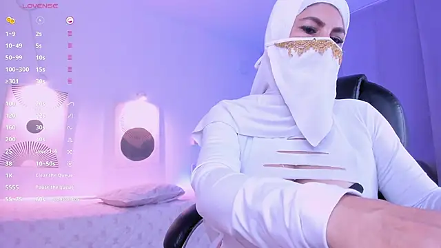 hannaa_dolly (F milf) - squeeze boobs