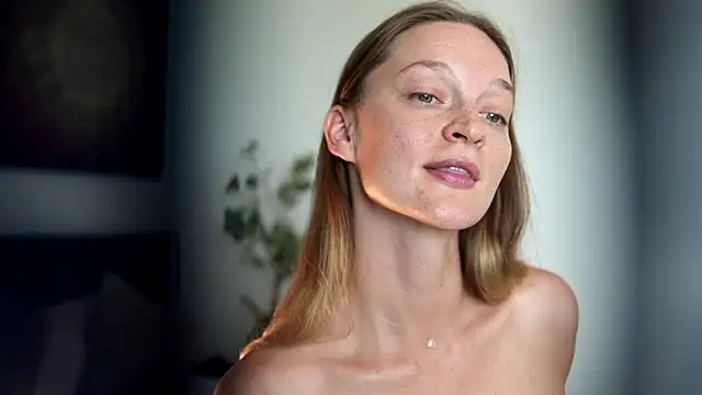 special___ (F young) - an air kiss