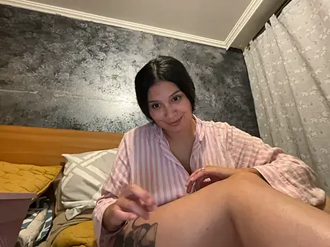 kinky_mila@xh webcam
