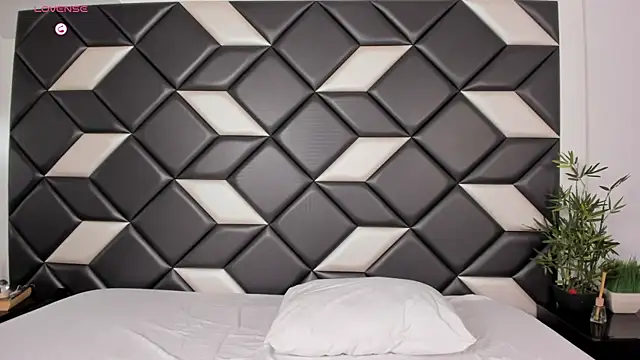 SharonMartini webcam