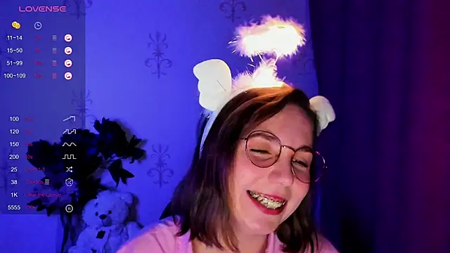 KindHazelHere_ webcam