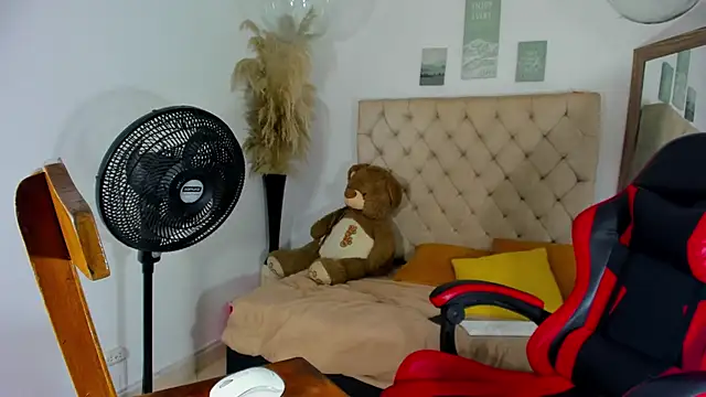 helena_copper_ webcam