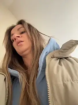 EvvaMur Live Webcam on Stripchat