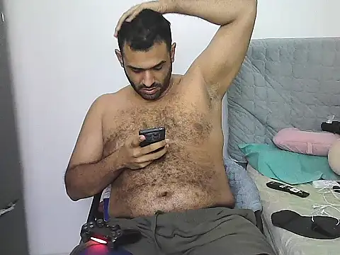 AlphaLatinoBear webcam