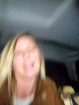 SheIsSomething webcam