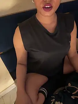 sexy-sukriti from StripChat is Freechat