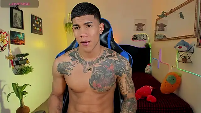 damian_latinxxx - Damian_latinxxx's free webcam - UK Sex Cams