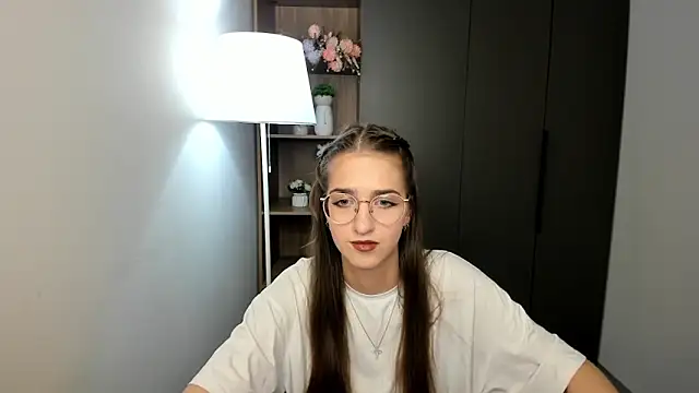 ClarineCasebolt webcam