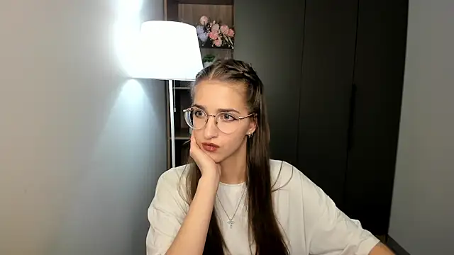 ClarineCasebolt webcam