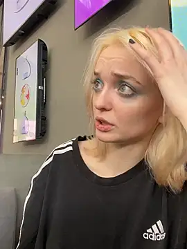 aka_Blonde webcam