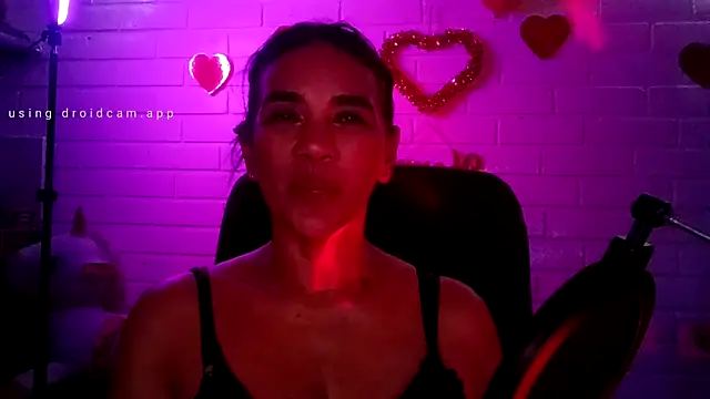 MiiaVelasquez webcam