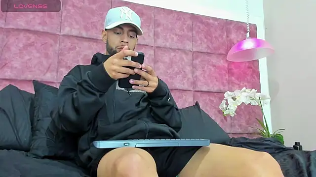 aiden_cash7 - Aiden_Cash7's free webcam - UK Sex Cams