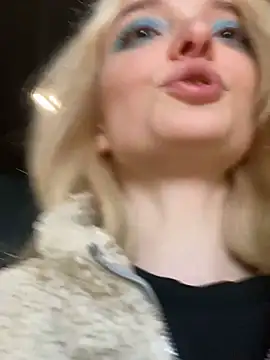 aka_Blonde webcam
