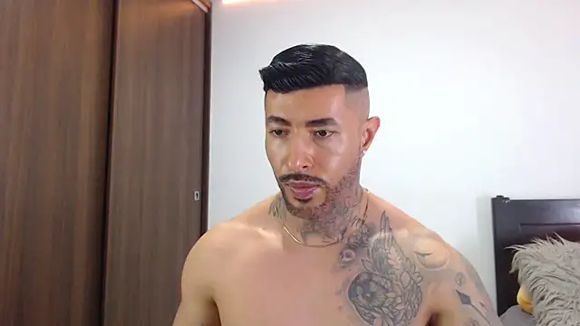 andrea_de_lucaa webcam