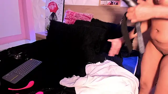 luxury_couple_01 webcam