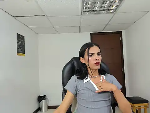 Aisha_hotts777 webcam