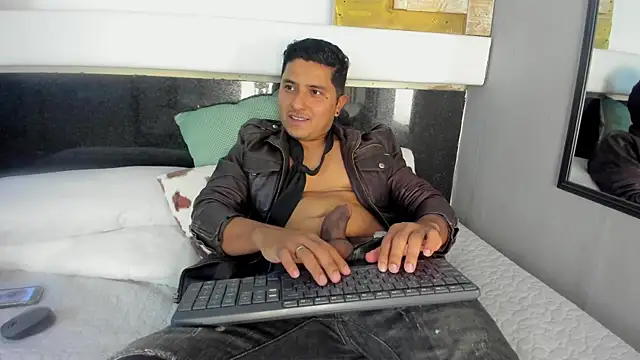 thomasmontero - ThomasMontero's free webcam - UK Sex Cams