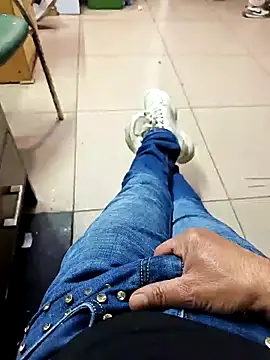 Delhicallboy69 webcam