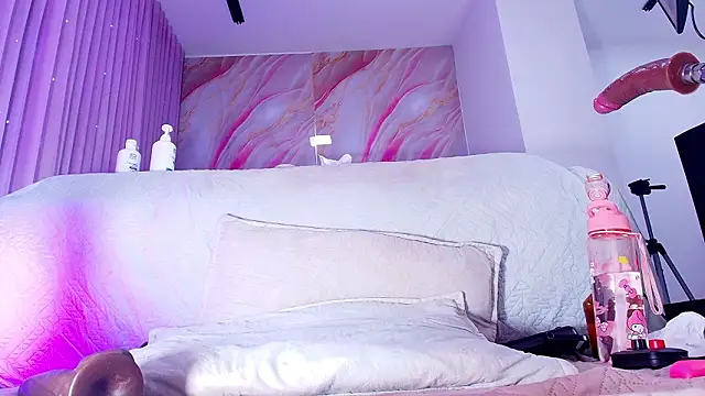 sofi_decker - Sofi_decker's free webcam - UK Sex Cams