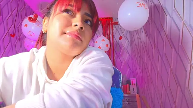 NicolleTaylor webcam