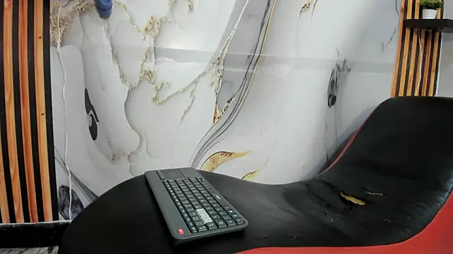 Straight_Guy22 webcam