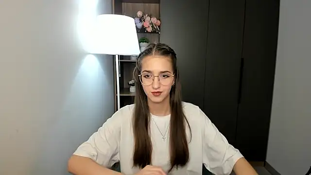 ClarineCasebolt webcam