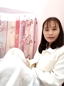 Webcam Model (-Bami-)  is live.Free join now!