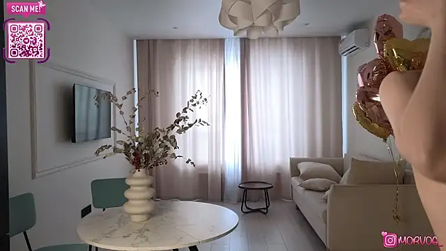 delorathecookiee webcam