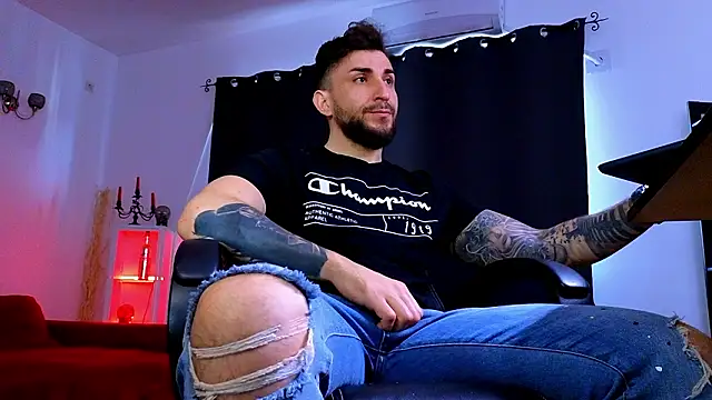 MightyAaron66 webcam