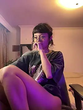 Webcam Model (Miamhua-Cat-)  is live.Free join now!