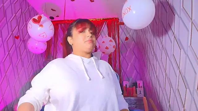 NicolleTaylor webcam