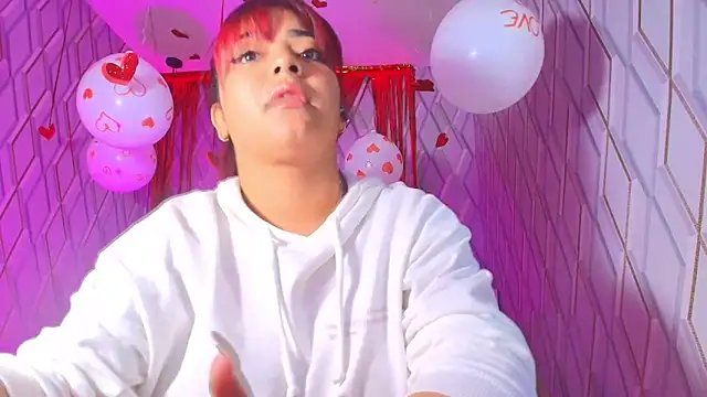 NicolleTaylor webcam