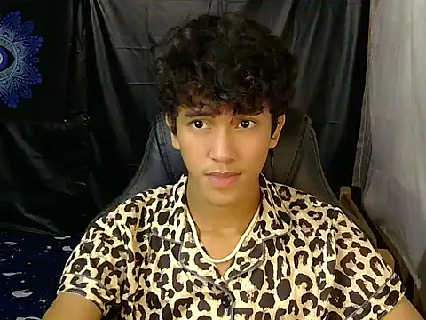 hugekenbigcock webcam