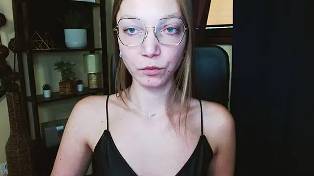 EmillyPlay webcam